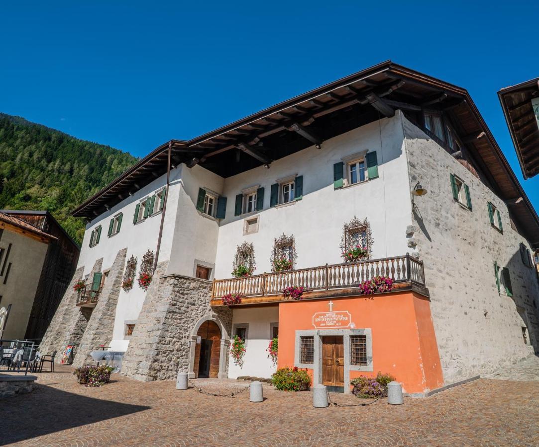 Palazzo Lodron Bertelli. Dimora Storica & Spa Caderzone Exterior foto